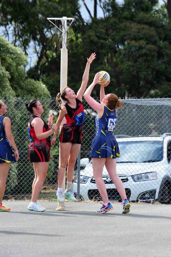 Cougars show claws | Latrobe Valley Express