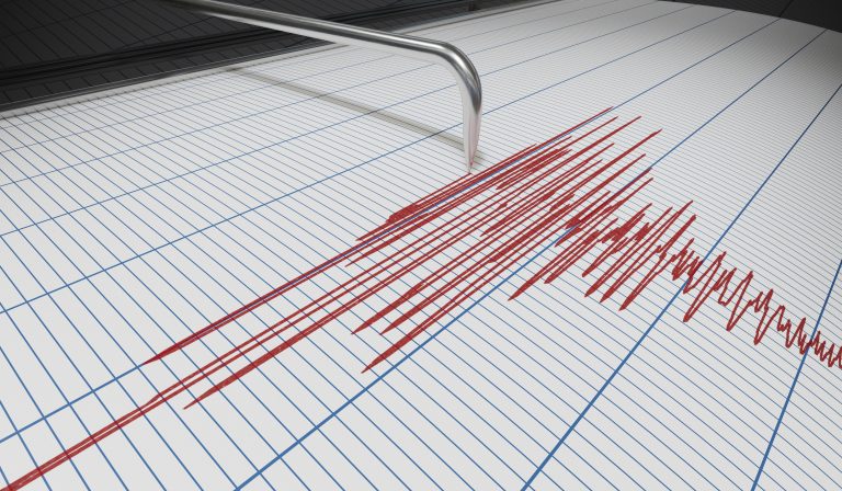 Earthquake strikes Victoria