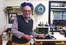 Moe hairdressing icon calls time