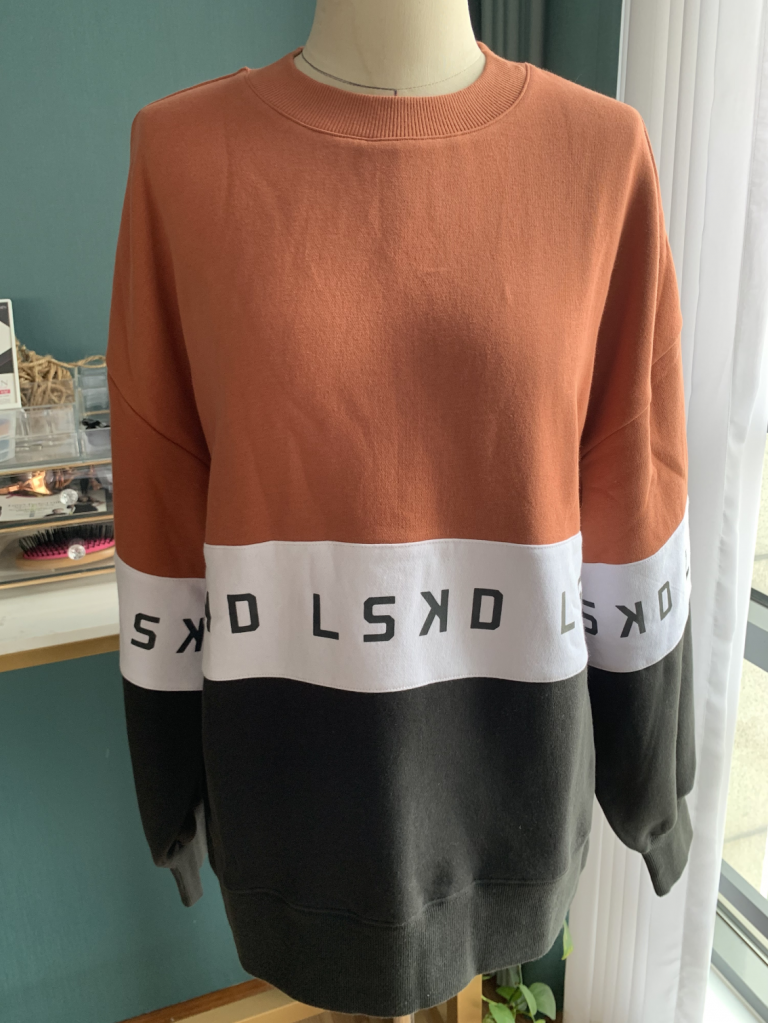 Moe touch in stylish jumper