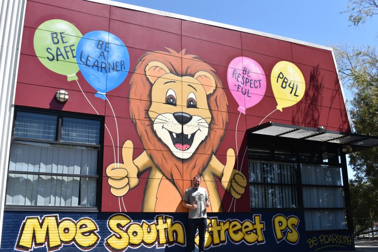 Roarsome mural adorns Moe school