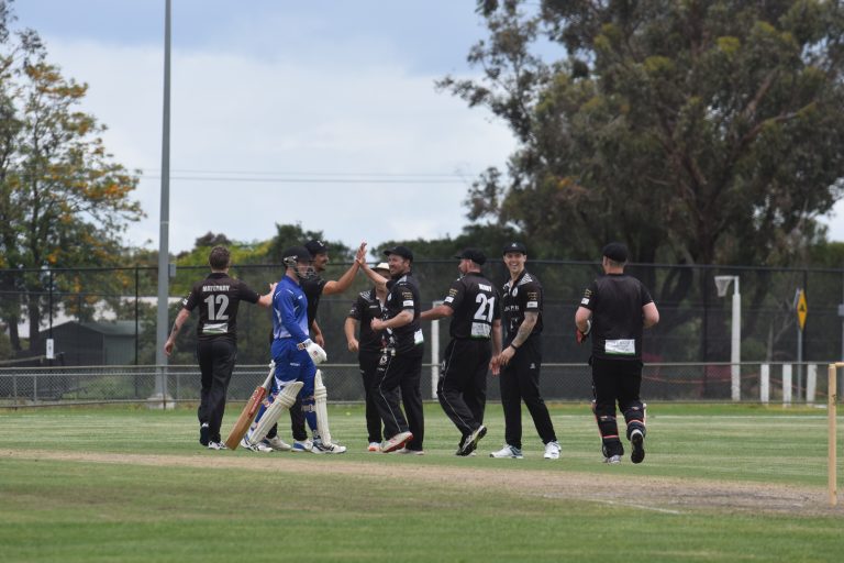 Magpies fly to a dominant win