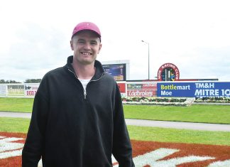 Gelagotis racing top of the town