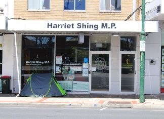 Mike stand delivers message