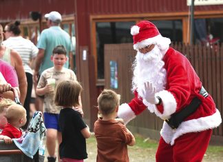 Old Gippstown celebrates festive spirit